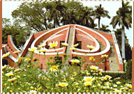Jantar Mantar , Delhi Travel Guide
